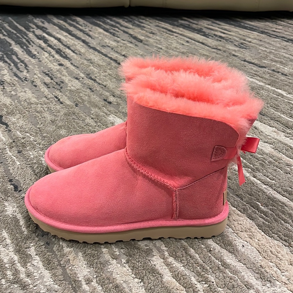New Uggs Size women’s 6